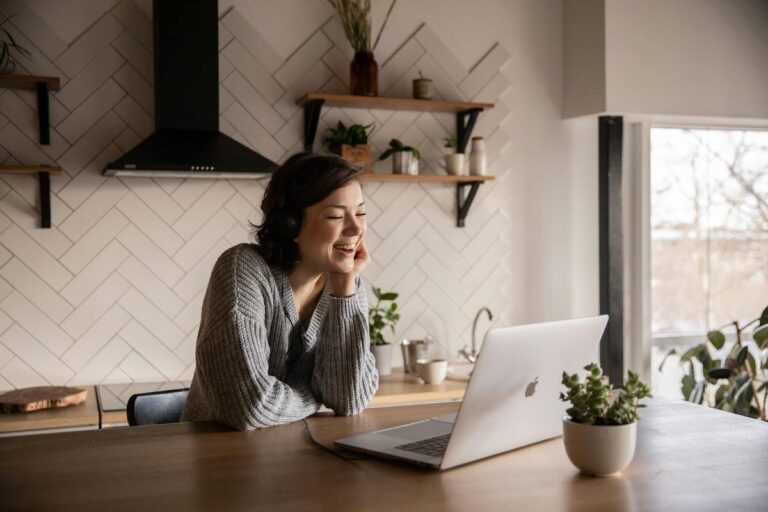 Como a terapia online pode me ajudar a lidar com a ansiedade?